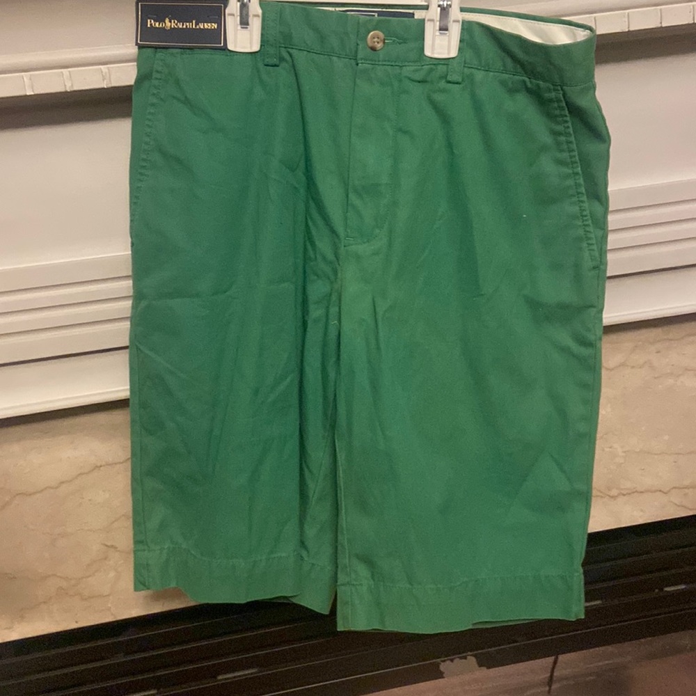 - 🌼 Ralph Lauren polo size 30 green shorts